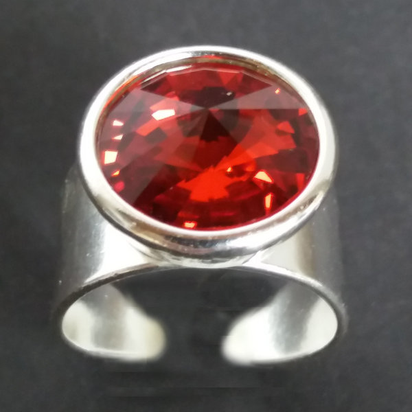 Ring versilbert mit Swarovski Kristall Scarlet