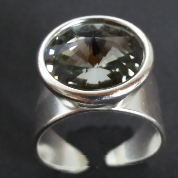 Ring versilbert mit Swarovski Kristall Black Diamond